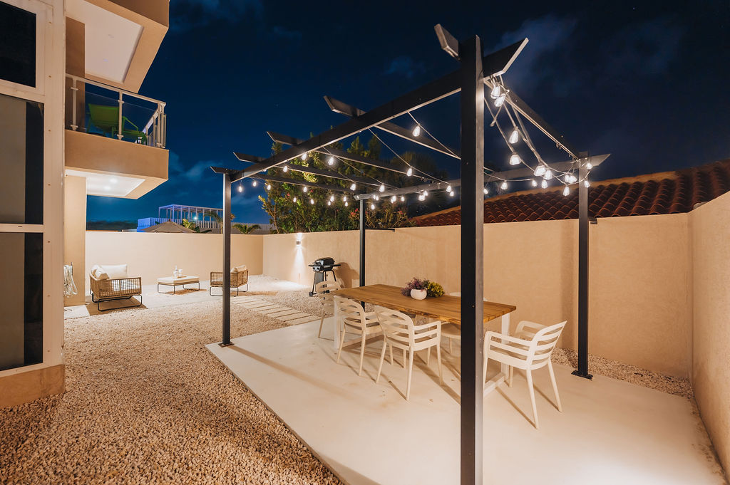 Condo Aracari · Evening & exterior