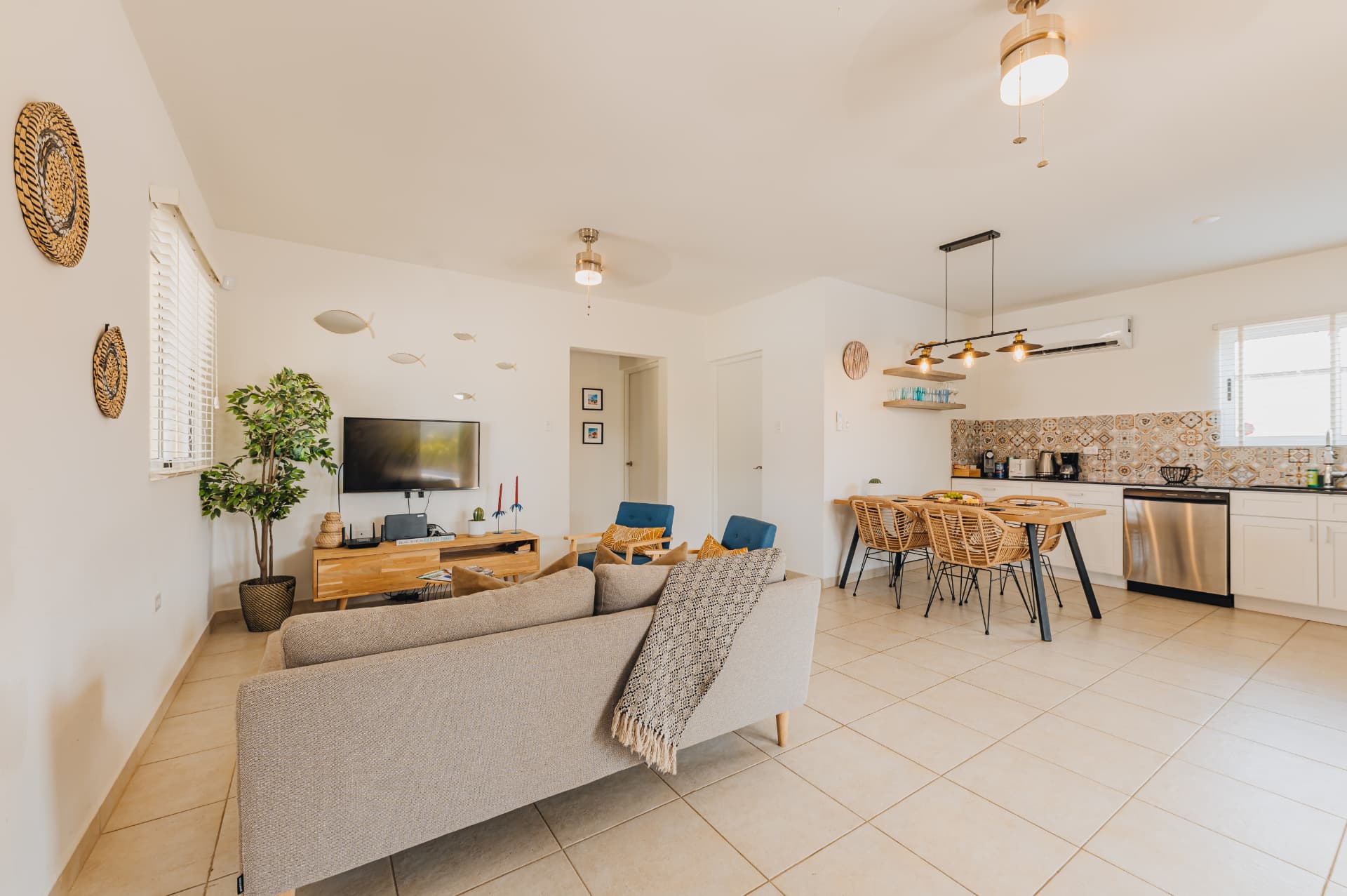 Palmitas · Living & dining