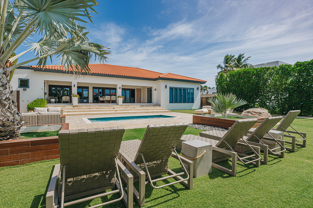 Sophie · Pool & terrace