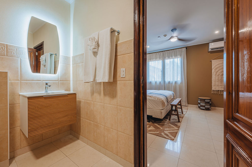 Arbol de Vida · Bathrooms