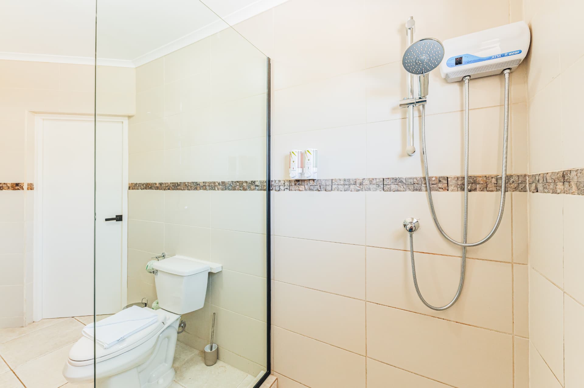 Cadushi · Master bathroom