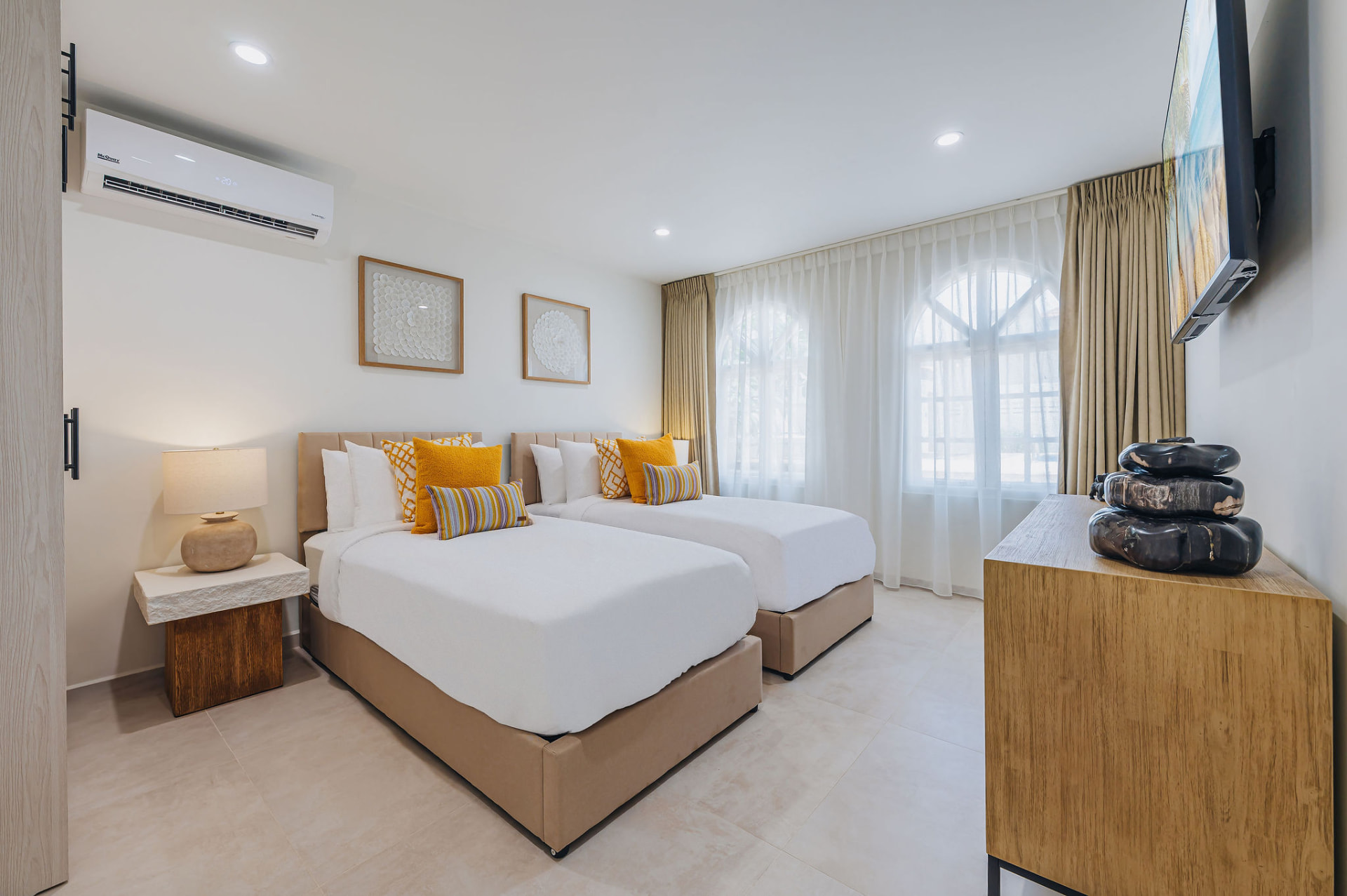 Reina del Sol · Bedrooms
