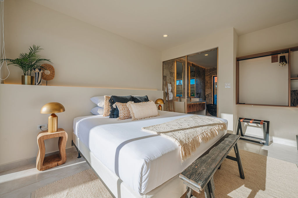 Alma · Bedrooms
