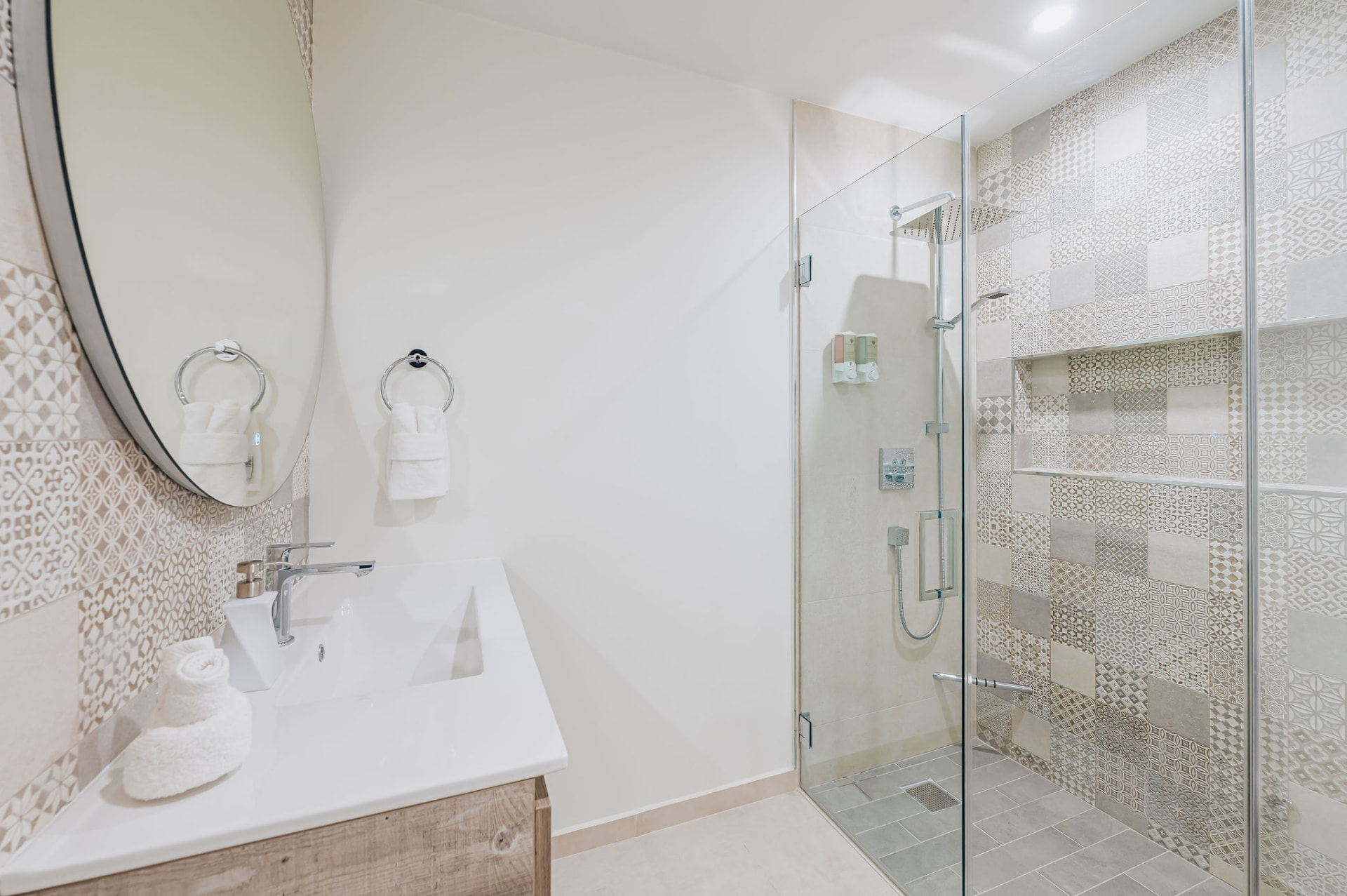 Reina del Sol · Bathrooms