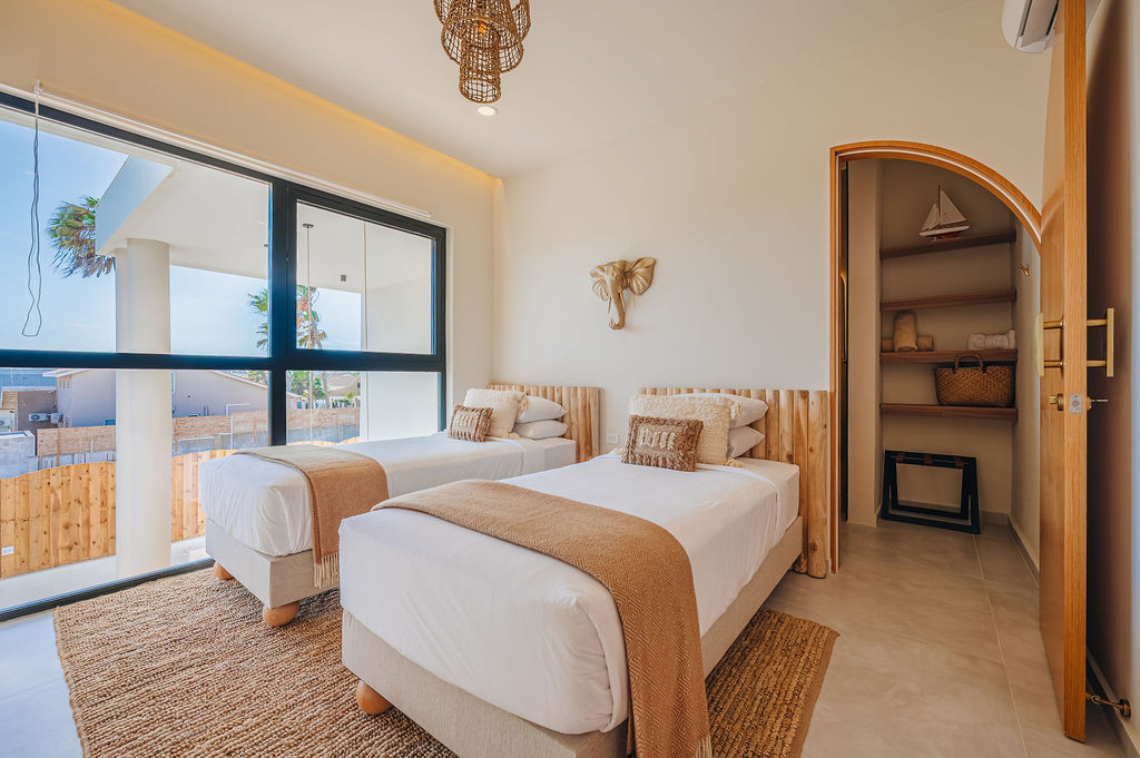 Alma · Bedrooms