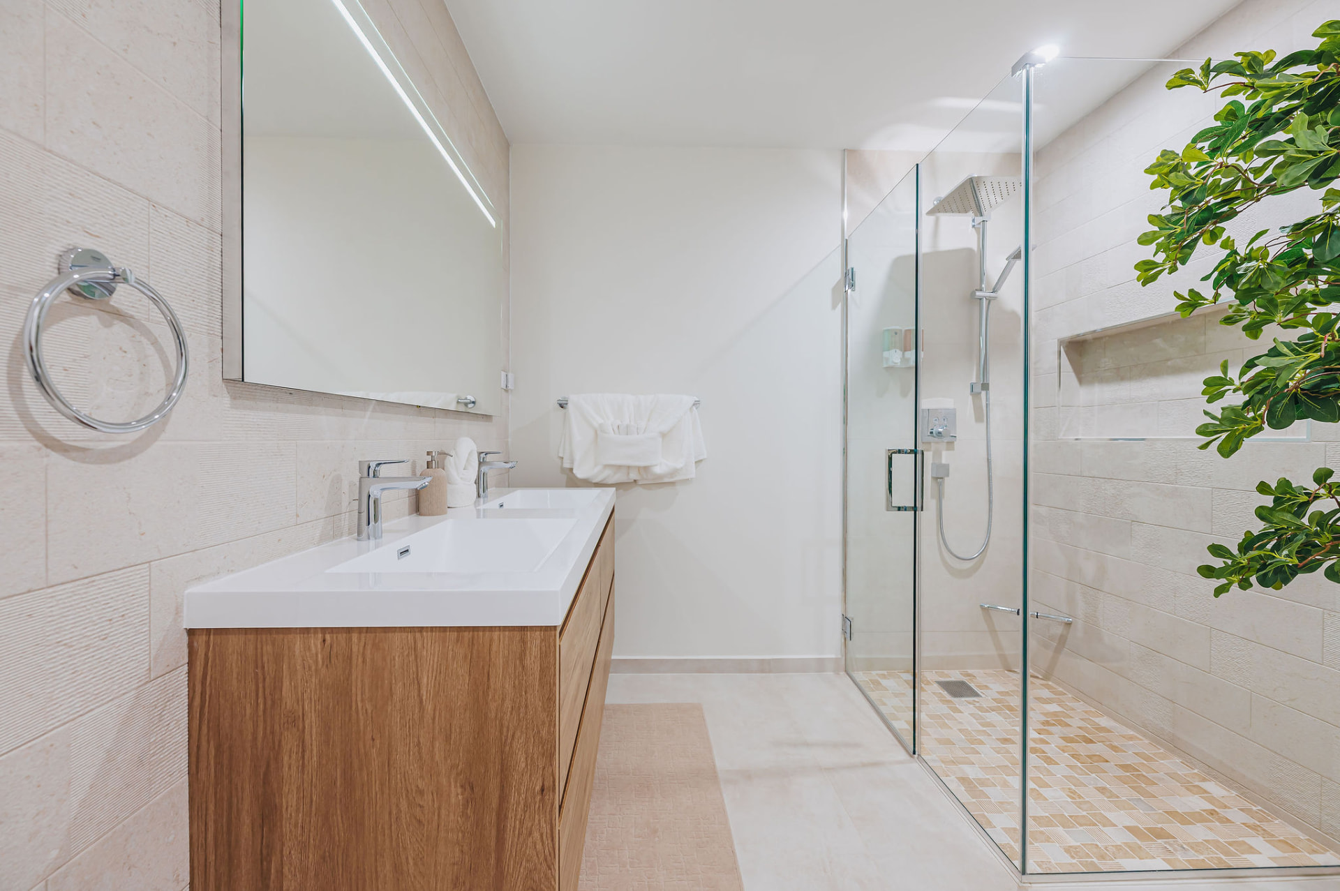 Reina del Sol · Bathrooms