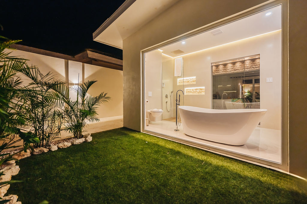 Amandari · Bathrooms