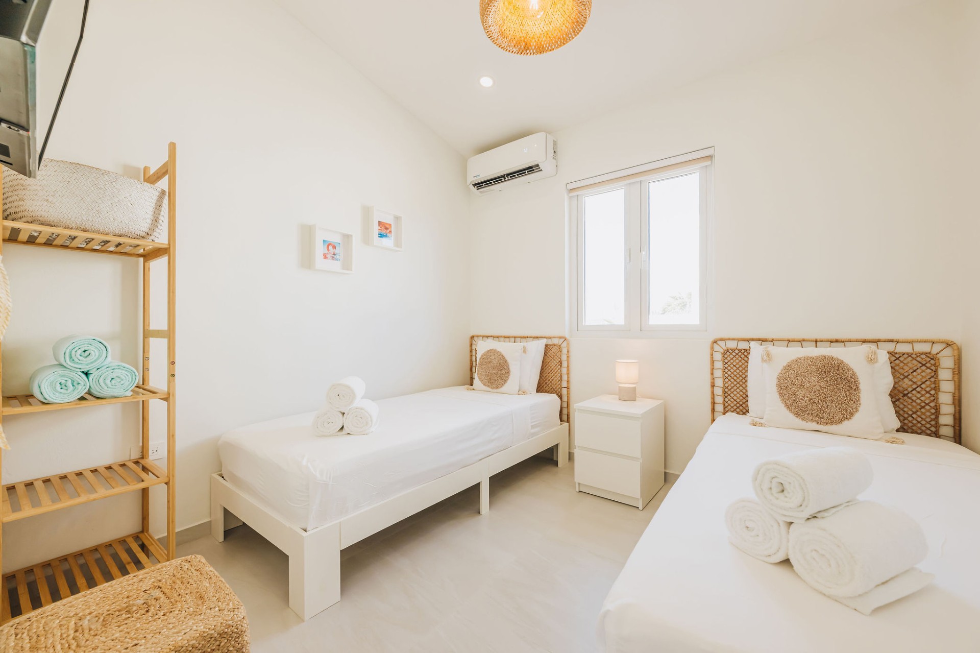 Hoya · Bedrooms