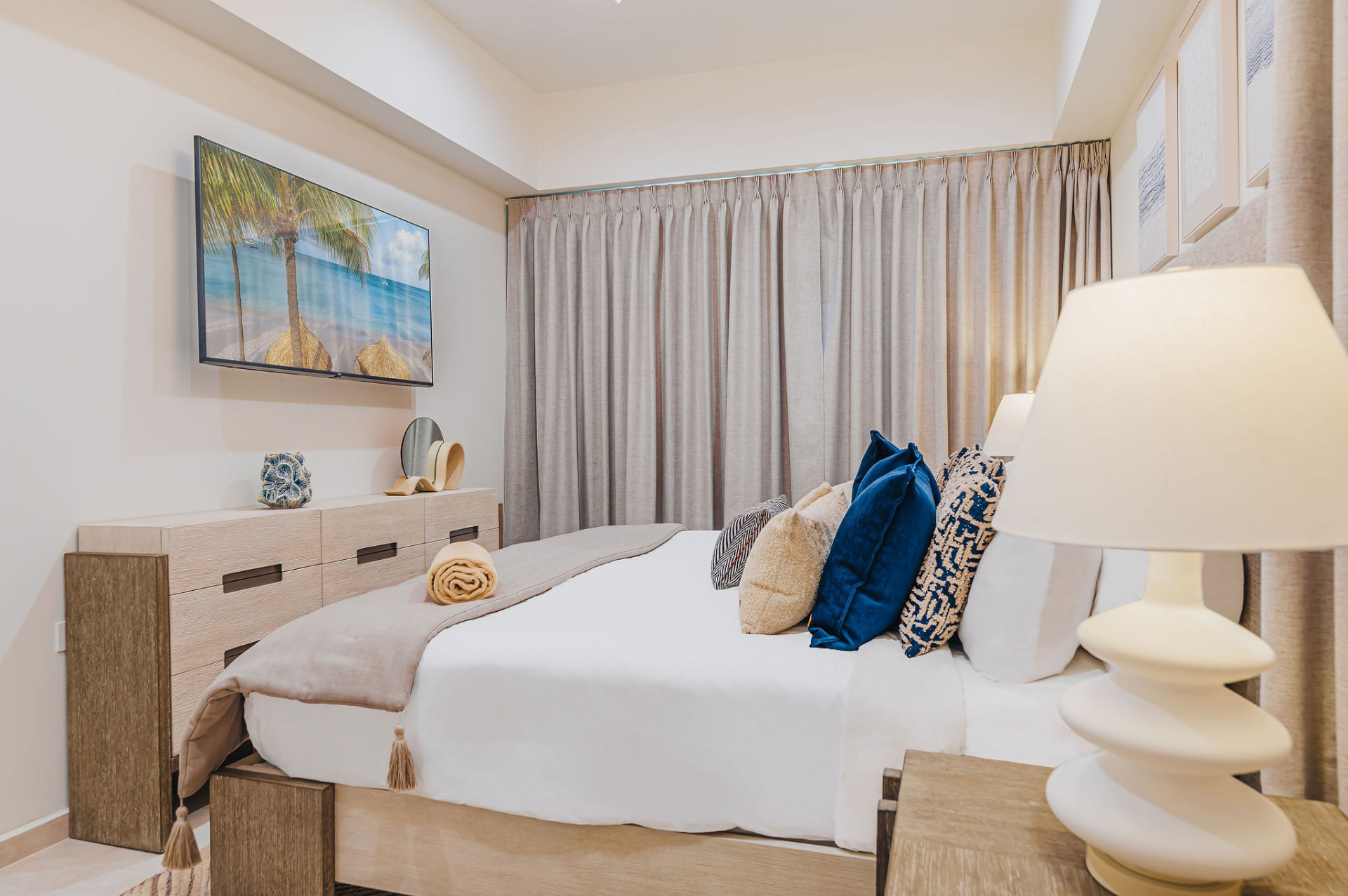 Reina del Sol · Bedrooms