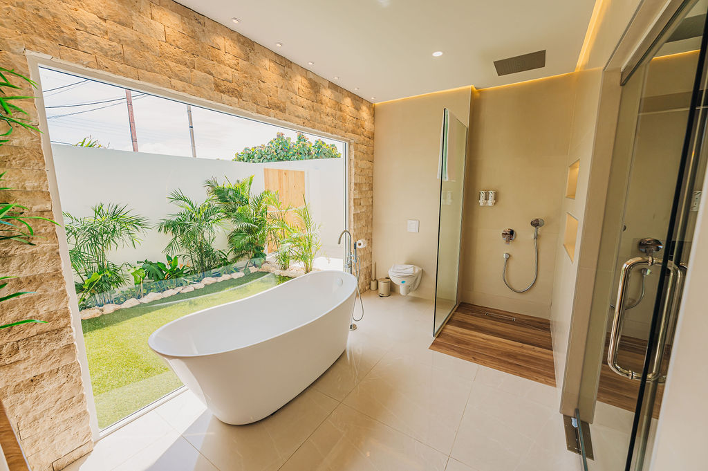 Amandari · Bathrooms
