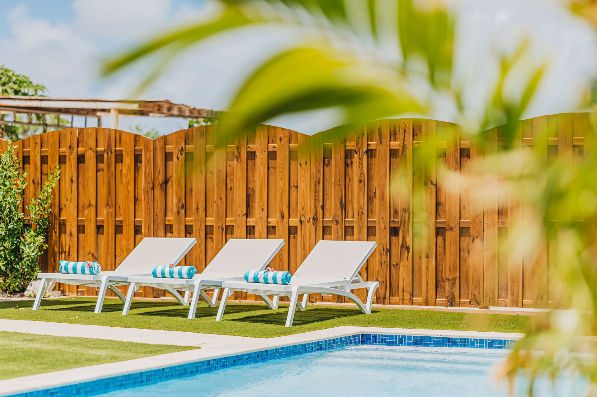 BlueBlanco · Outdoor & pool