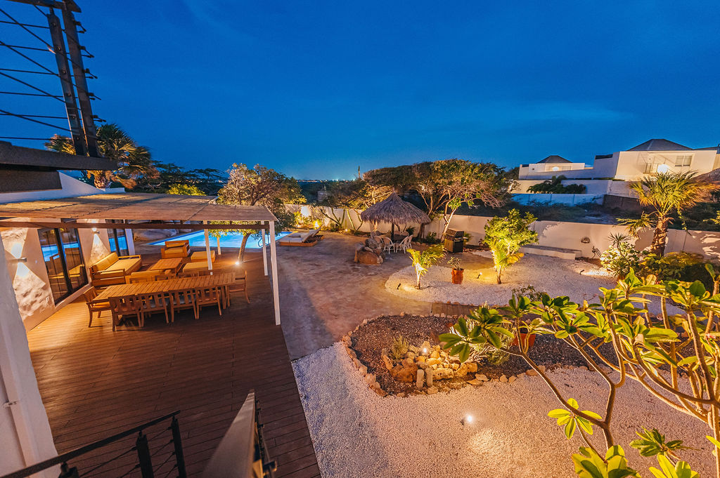 Bougainvillea · Pool & terrace