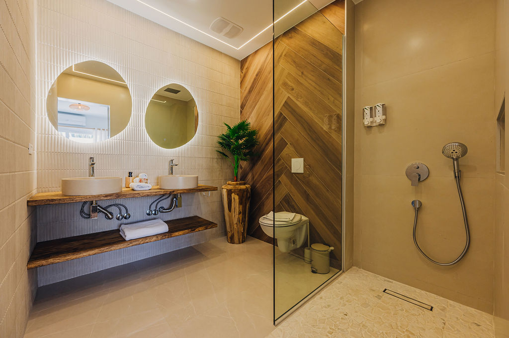 Amandari · Bathrooms