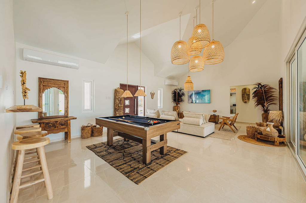 Amandari · Living area