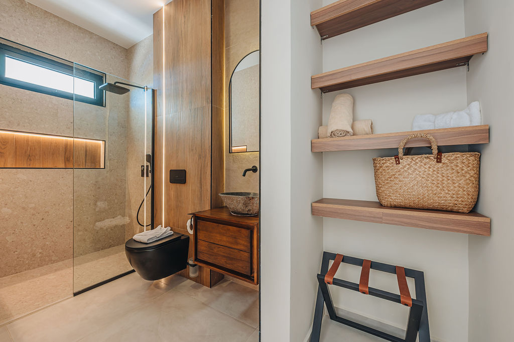 Alma · Bathrooms & spa