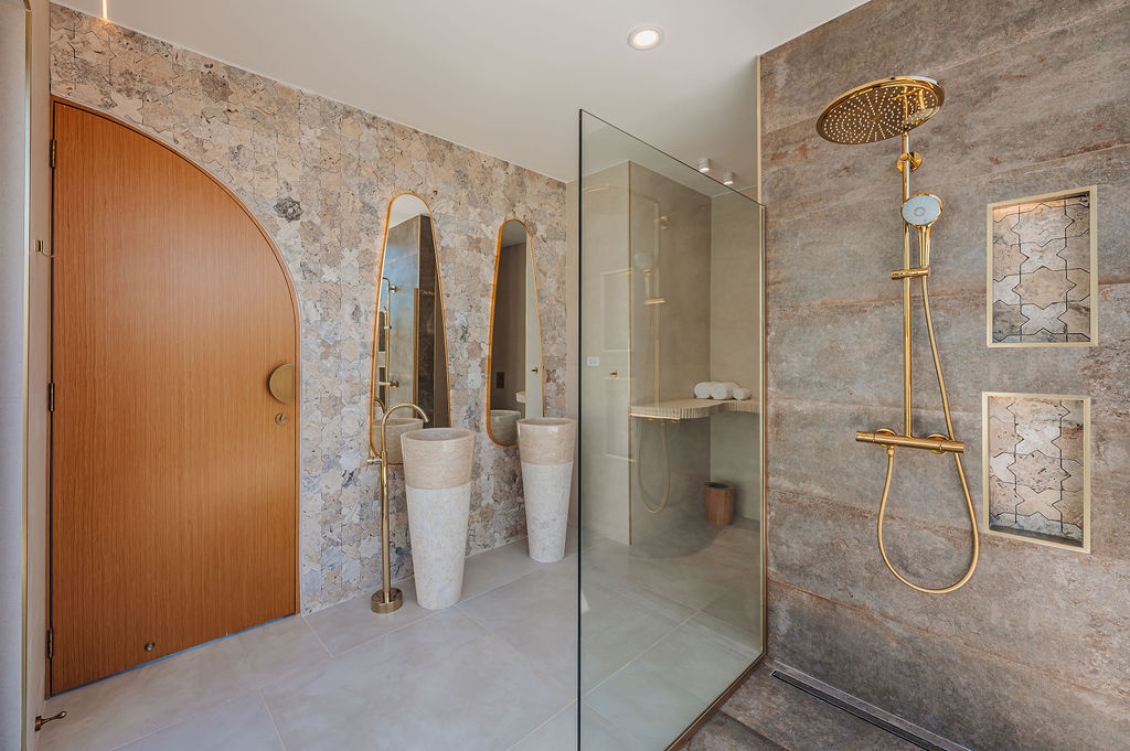 Alma · Bathrooms & spa
