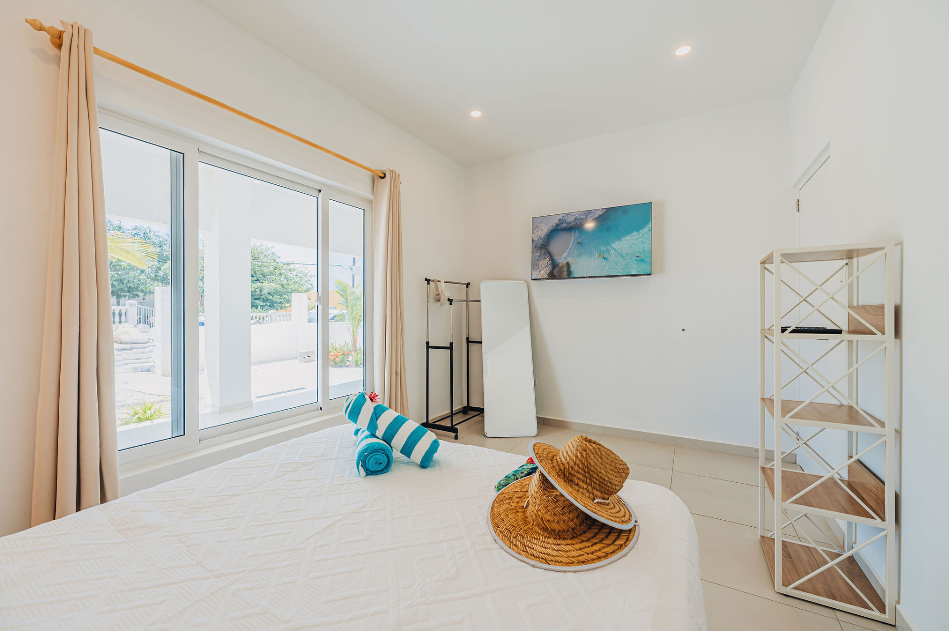 BlueBlanco · Third bedroom