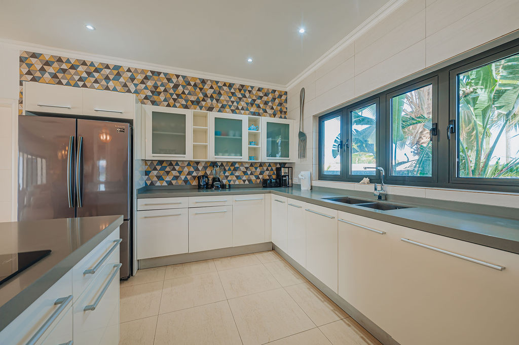 Sophie · Kitchen & dining