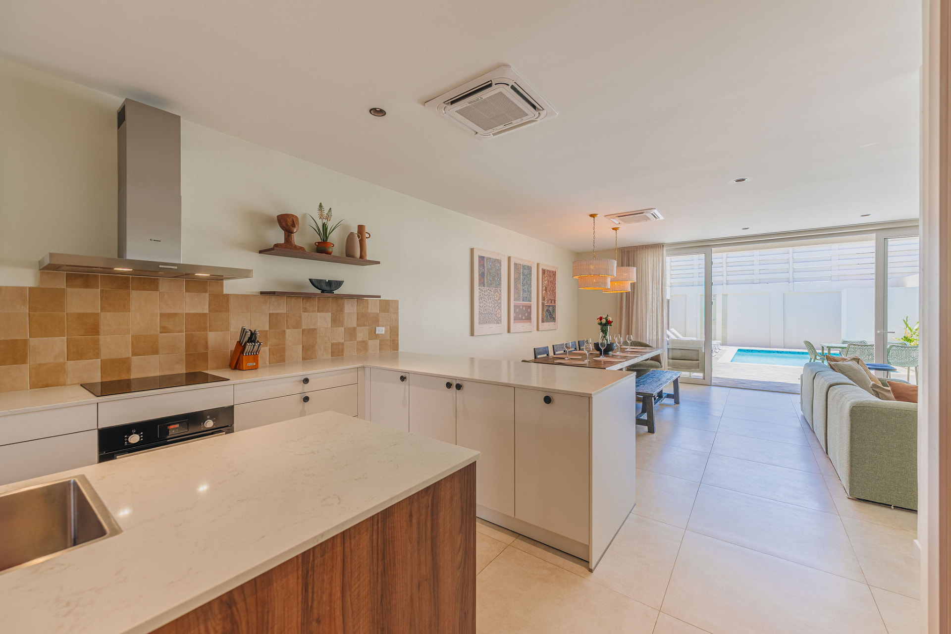 Costa Catalina · Kitchen & dining