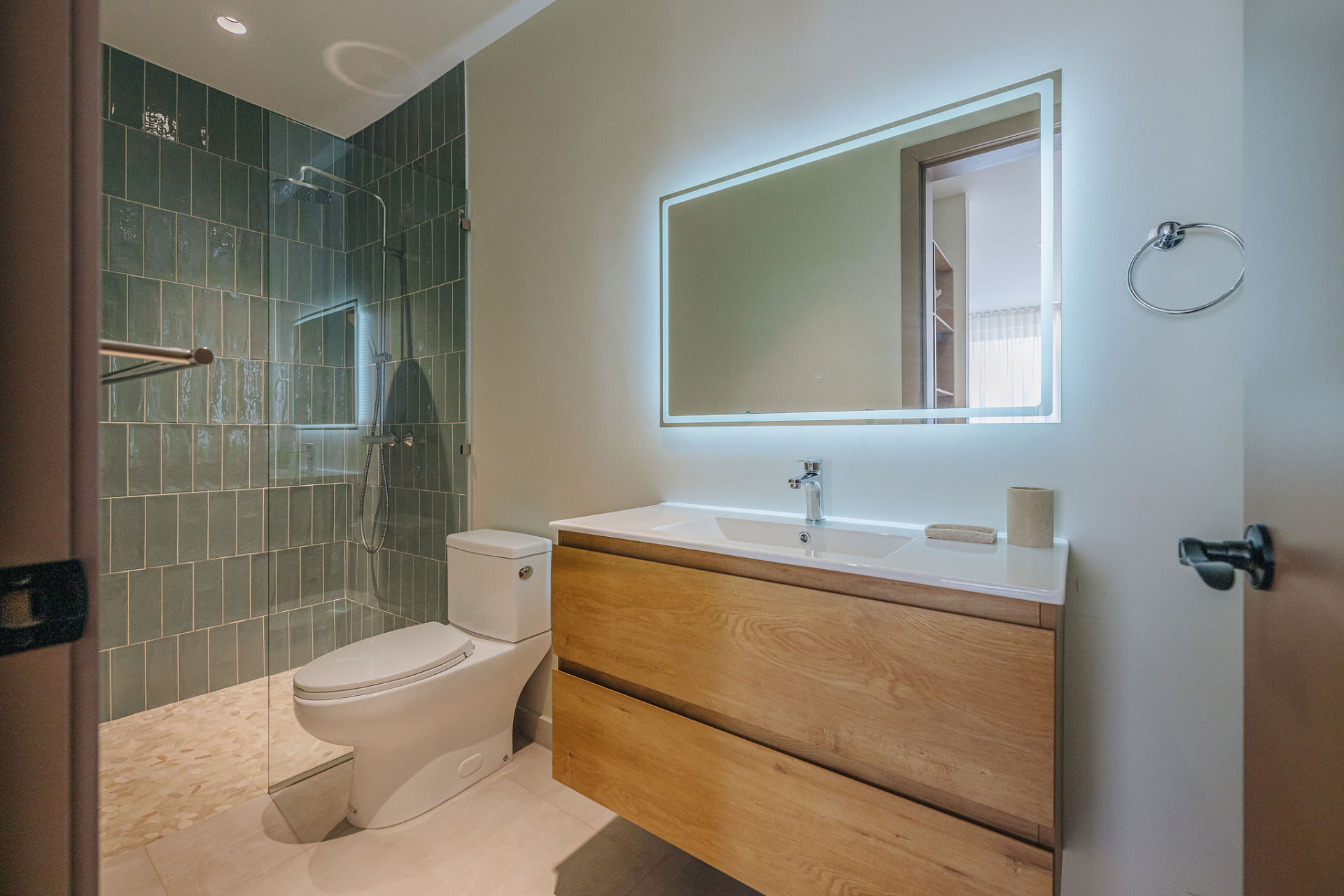 Costa Catalina · Bathrooms