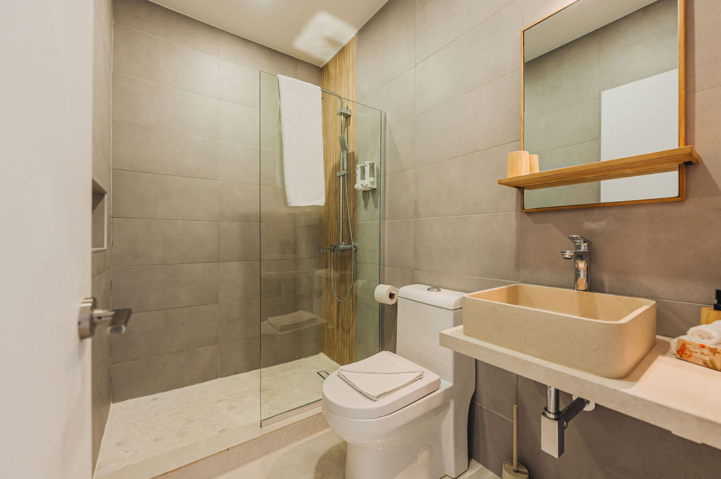Amandari · Bathrooms