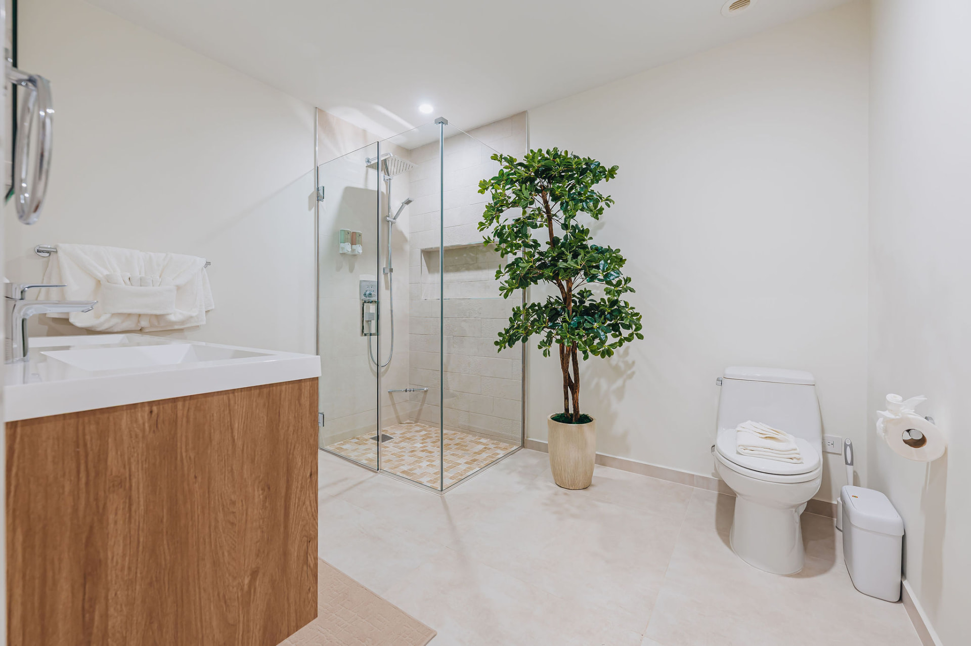 Reina del Sol · Bathrooms