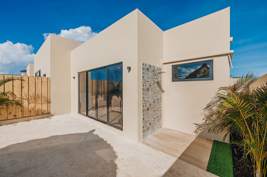 Aureo · Exterior