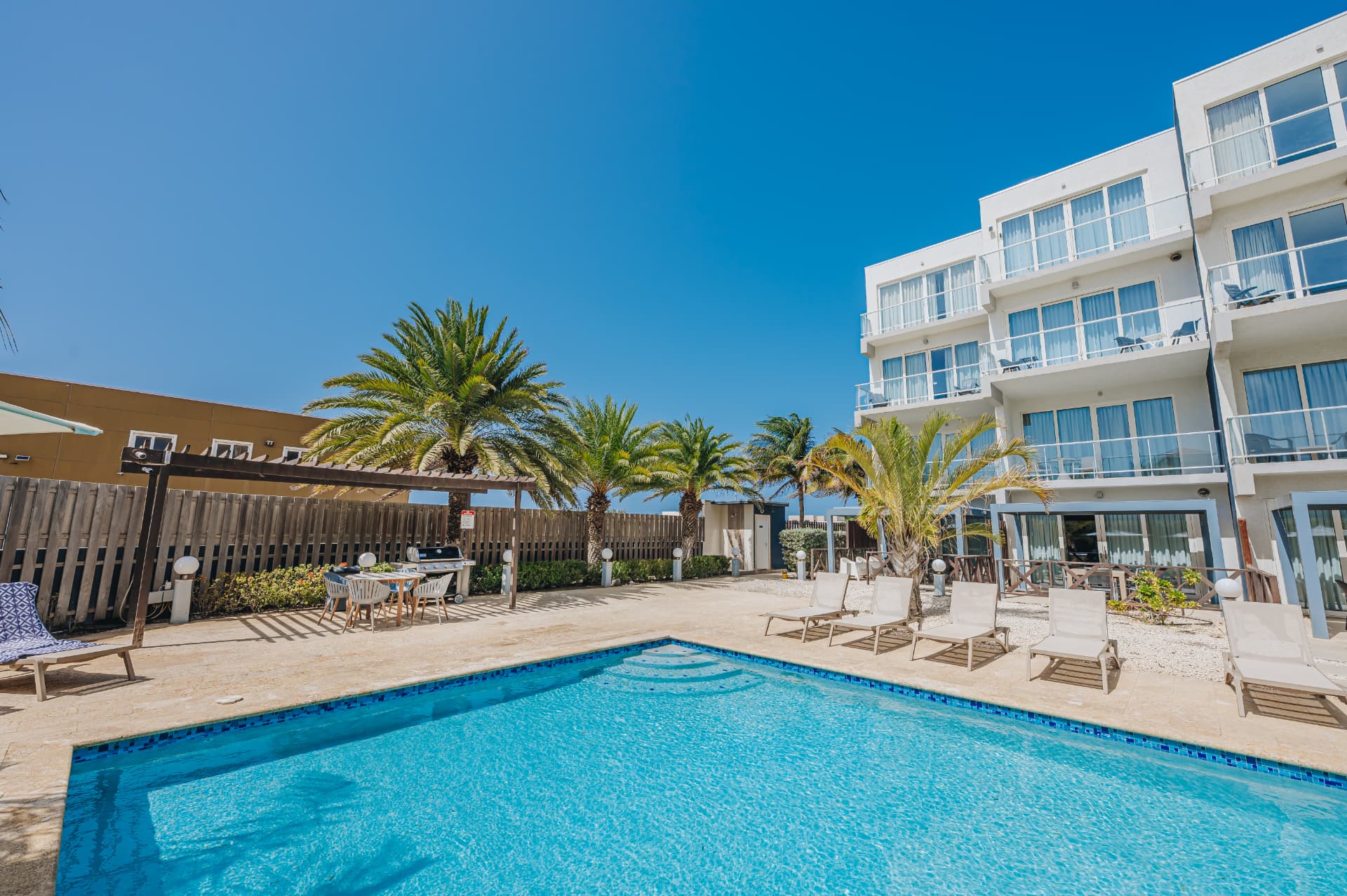 Reina del Mar · Pool area