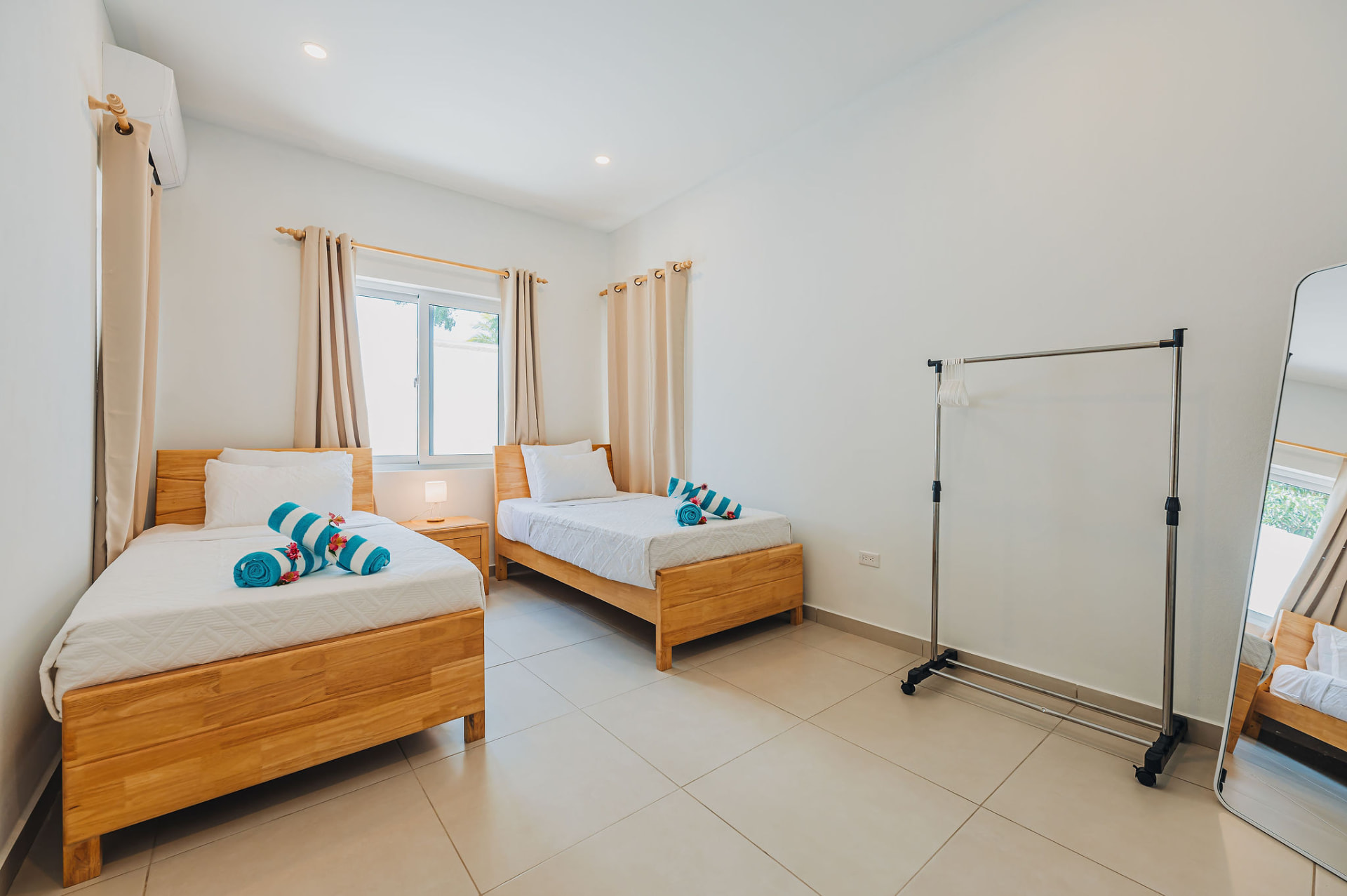 BlueBlanco · Second bedroom