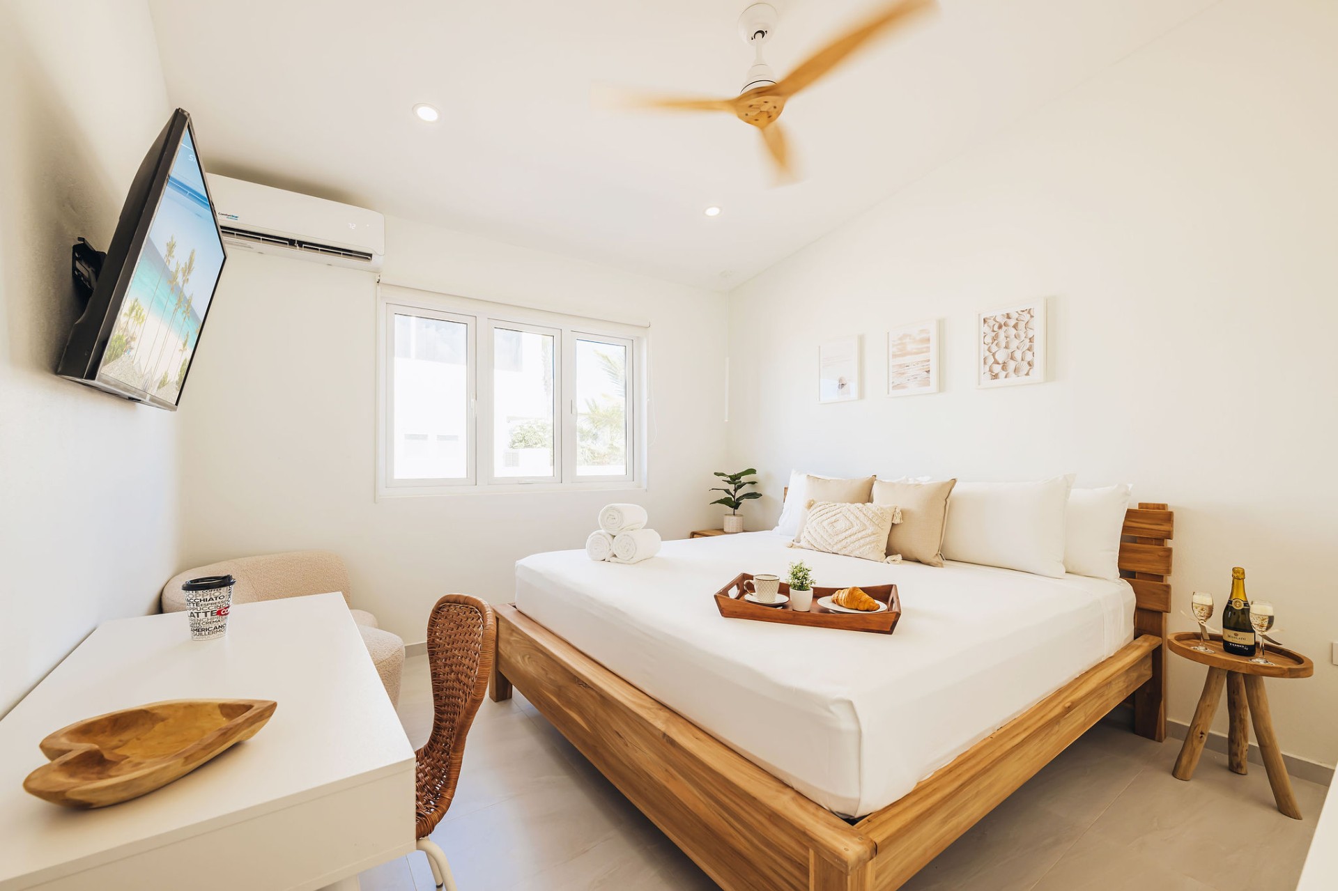 Hoya · Bedrooms