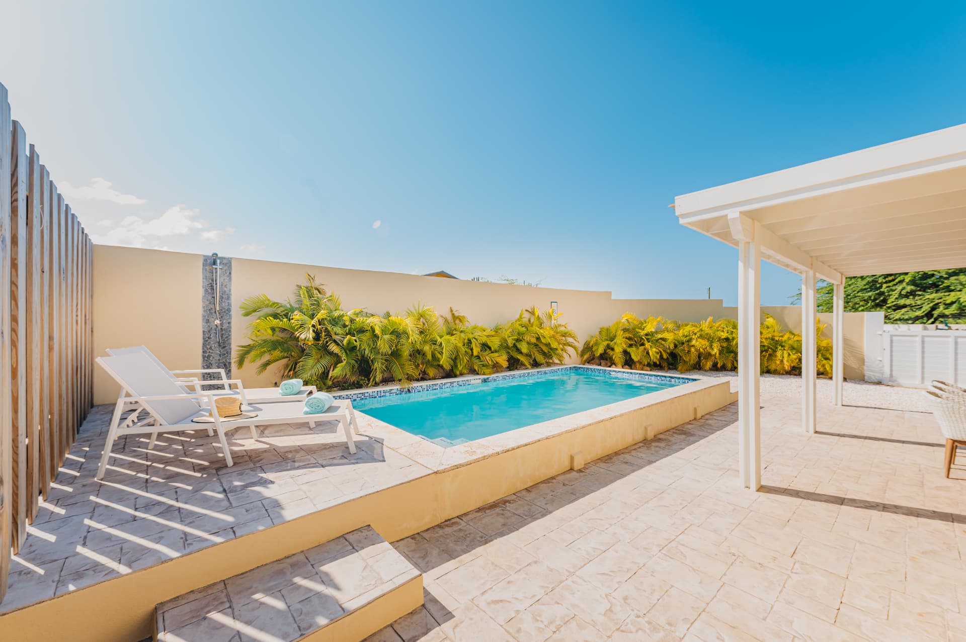 Palmitas · Outdoor & pool