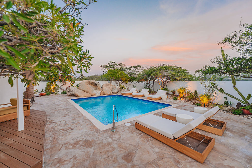 Bougainvillea · Pool & terrace
