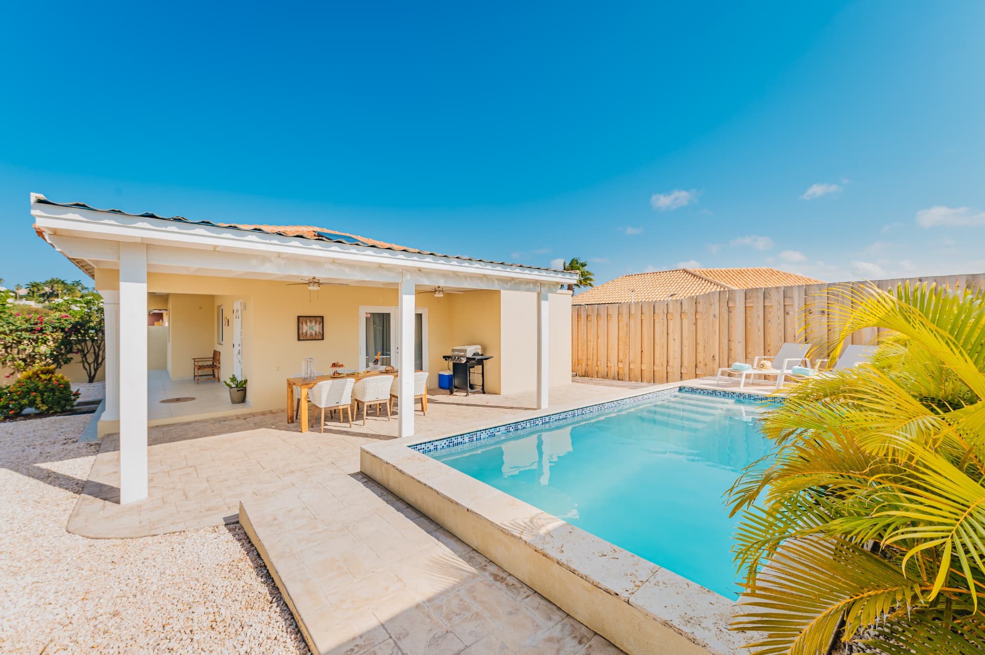 Palmitas · Outdoor & pool