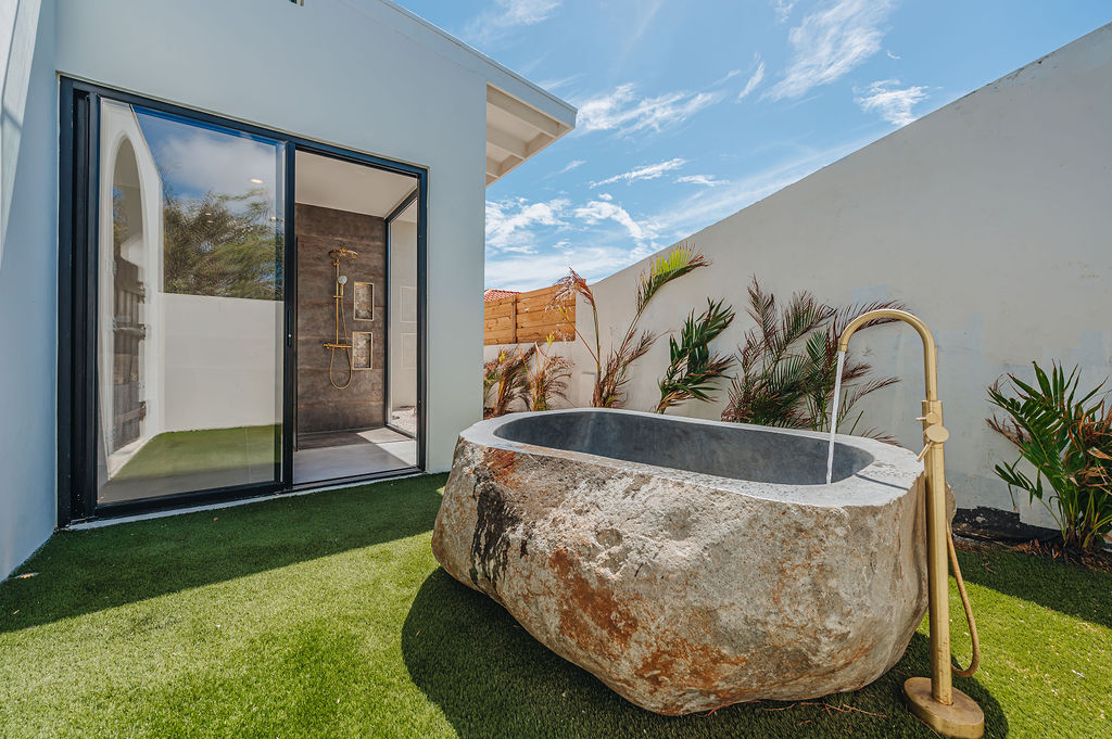Alma · Bathrooms & spa