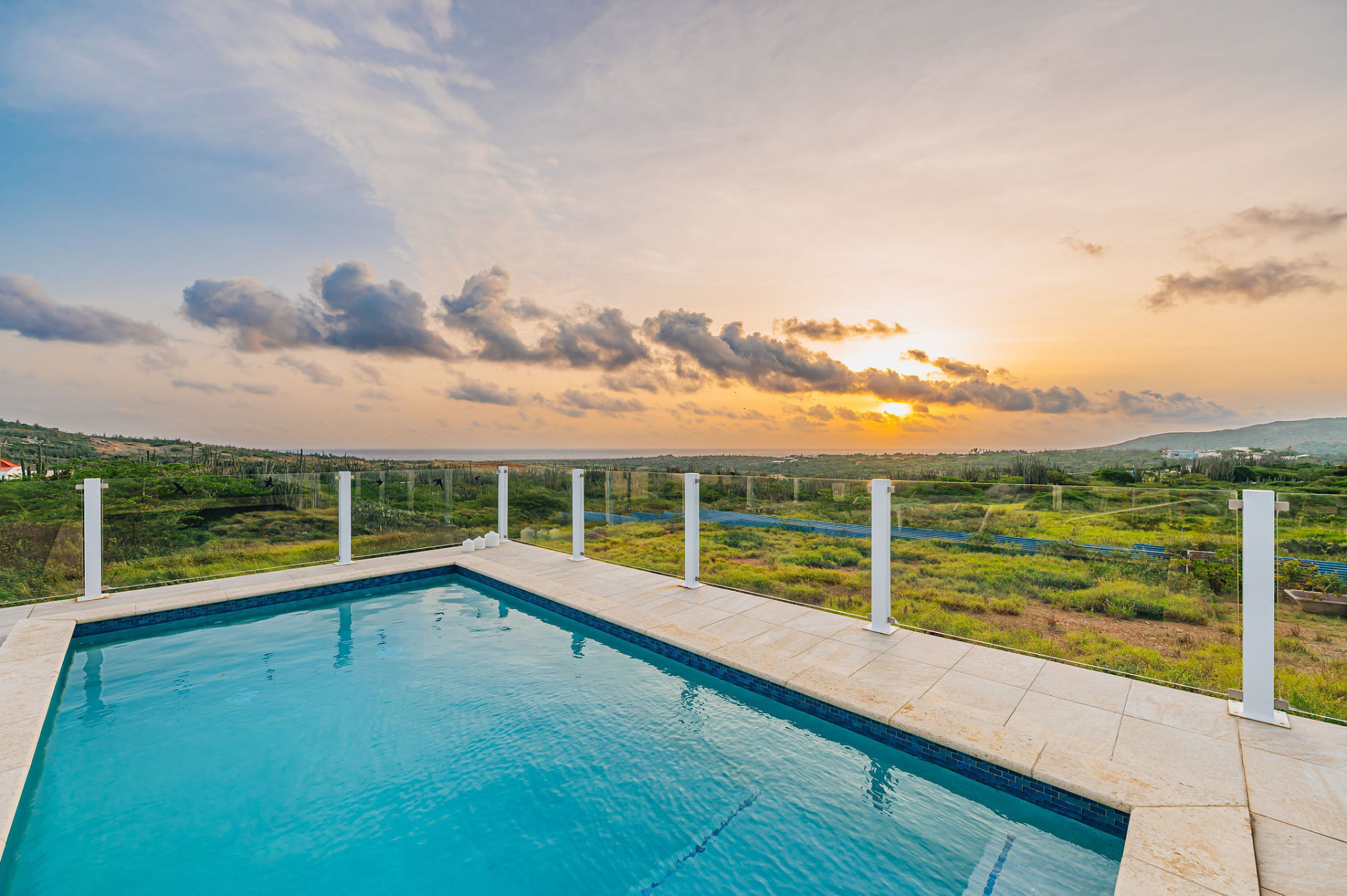 Lucemar · Pool & terrace