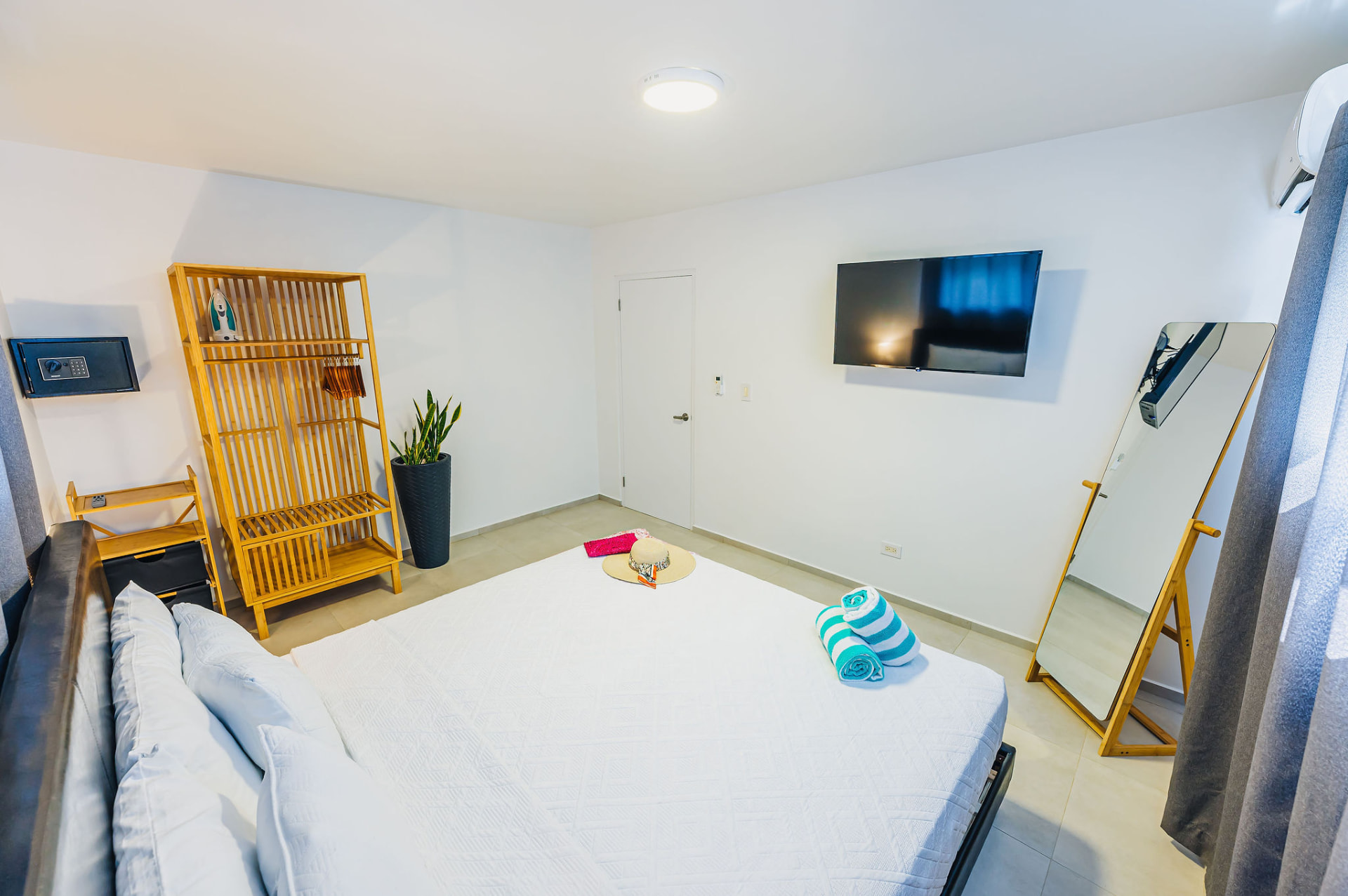 Soleia · Bedrooms