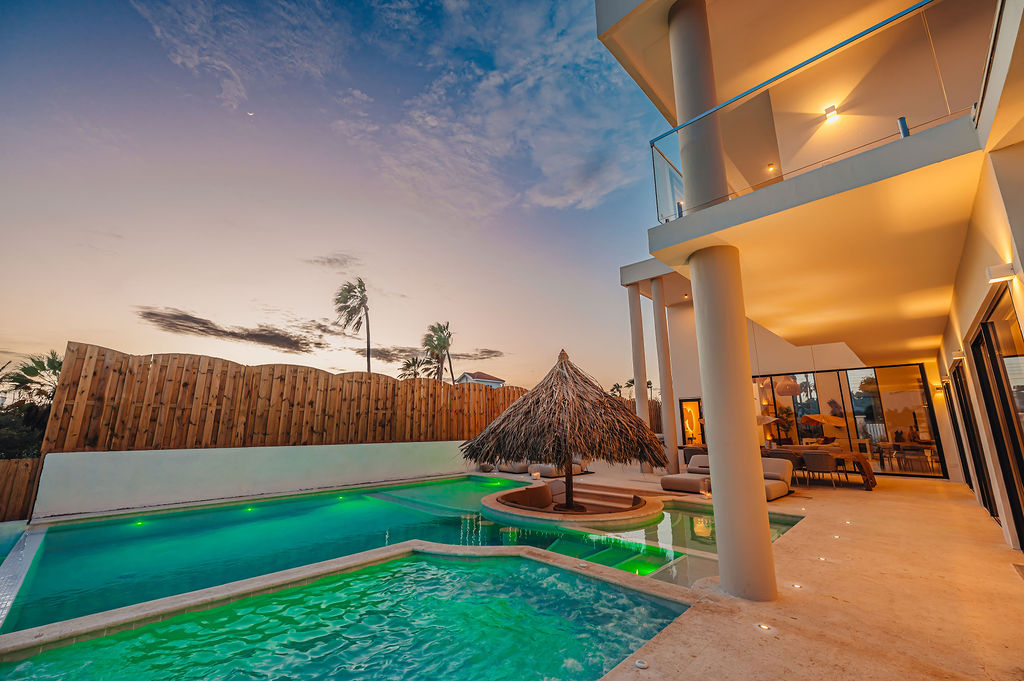 Alma · Pool & terrace