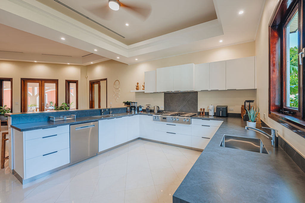 Arbol de Vida · Kitchen & dining
