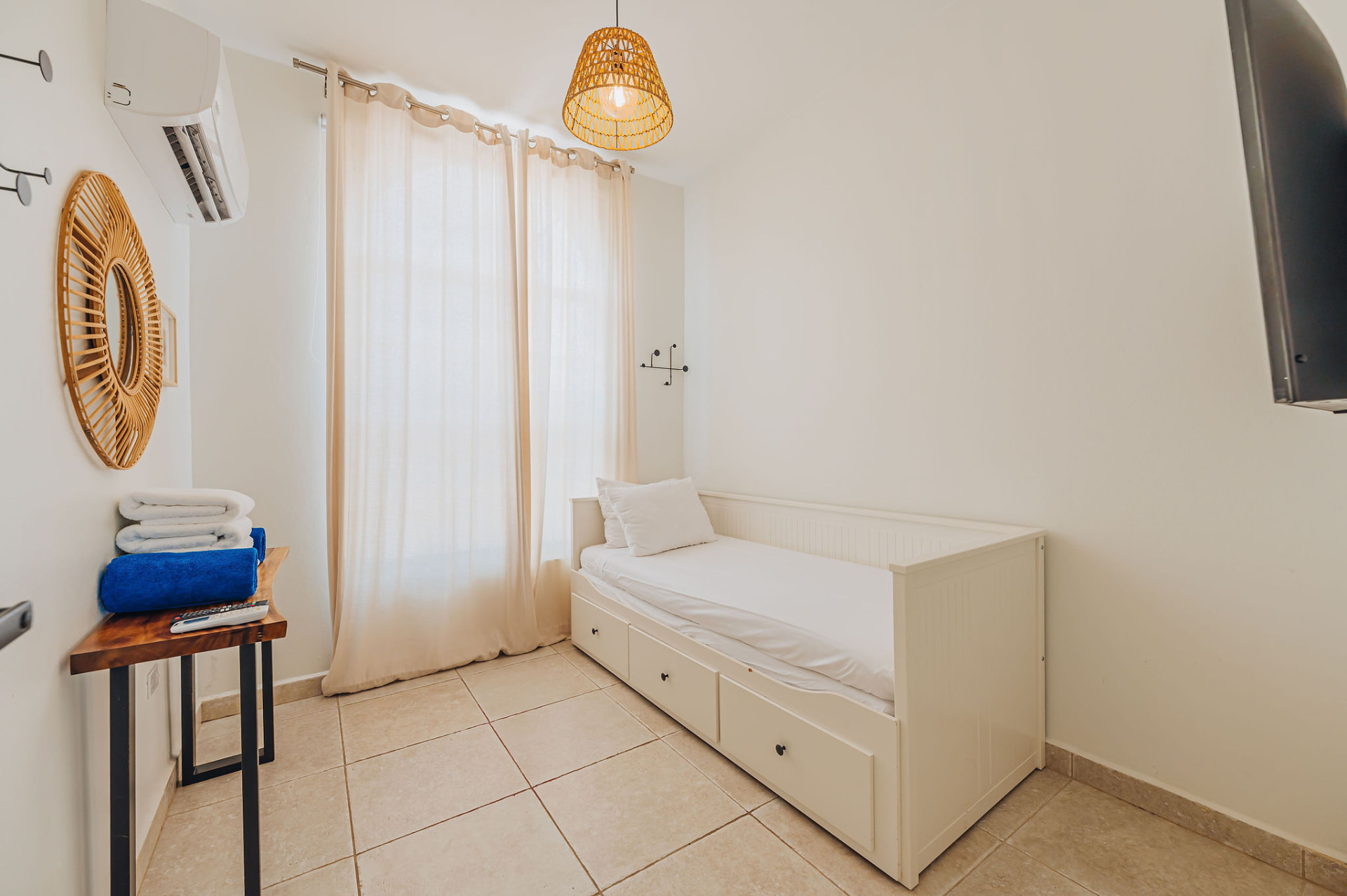 Cadushi · Fifth bedroom