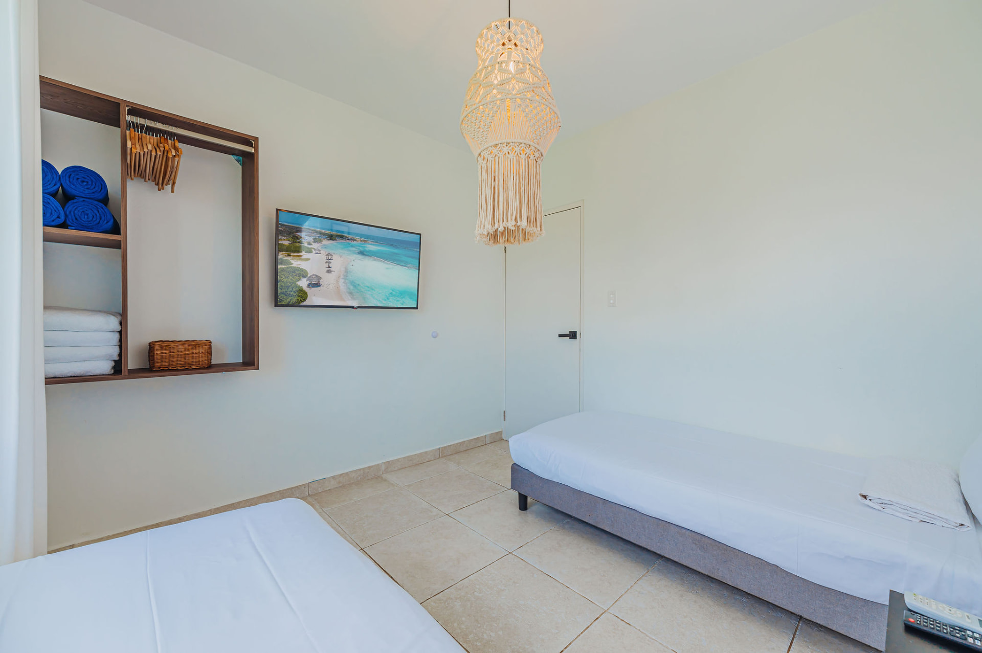 Cadushi · Fourth bedroom