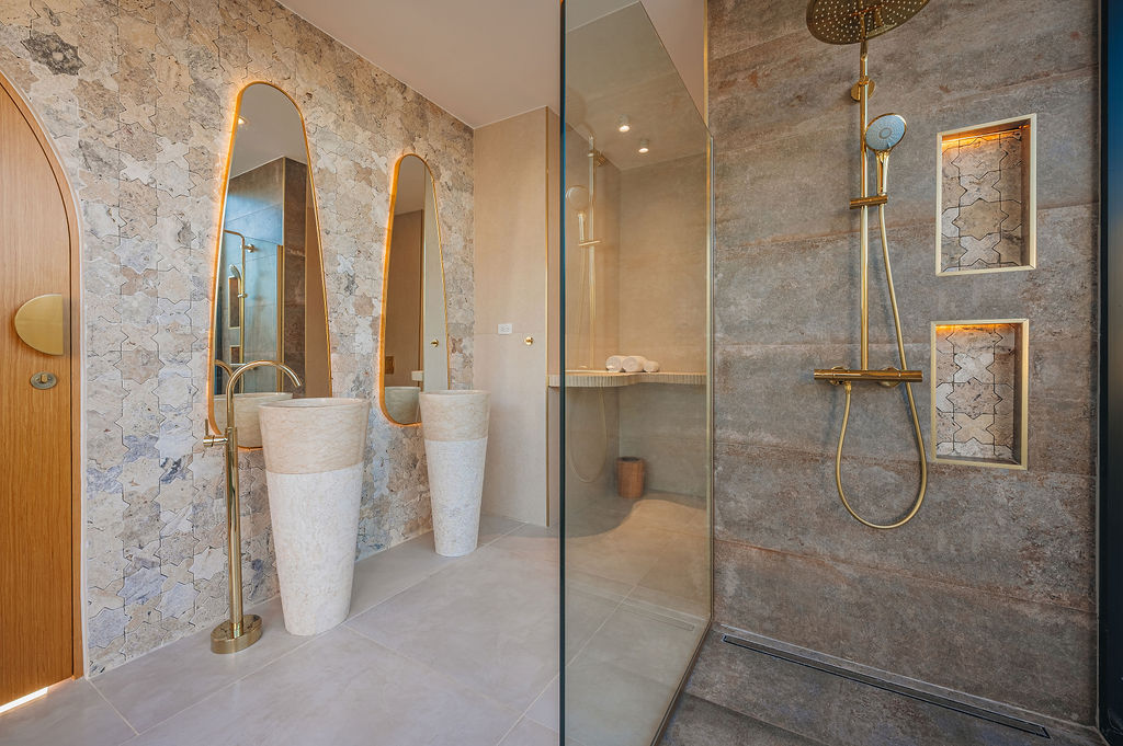 Alma · Bathrooms & spa