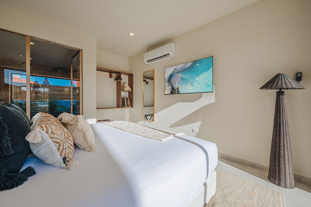 Alma · Bedrooms