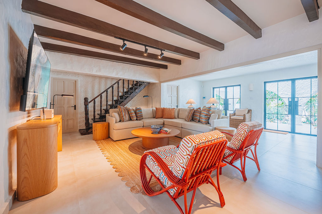 Bougainvillea · Living room