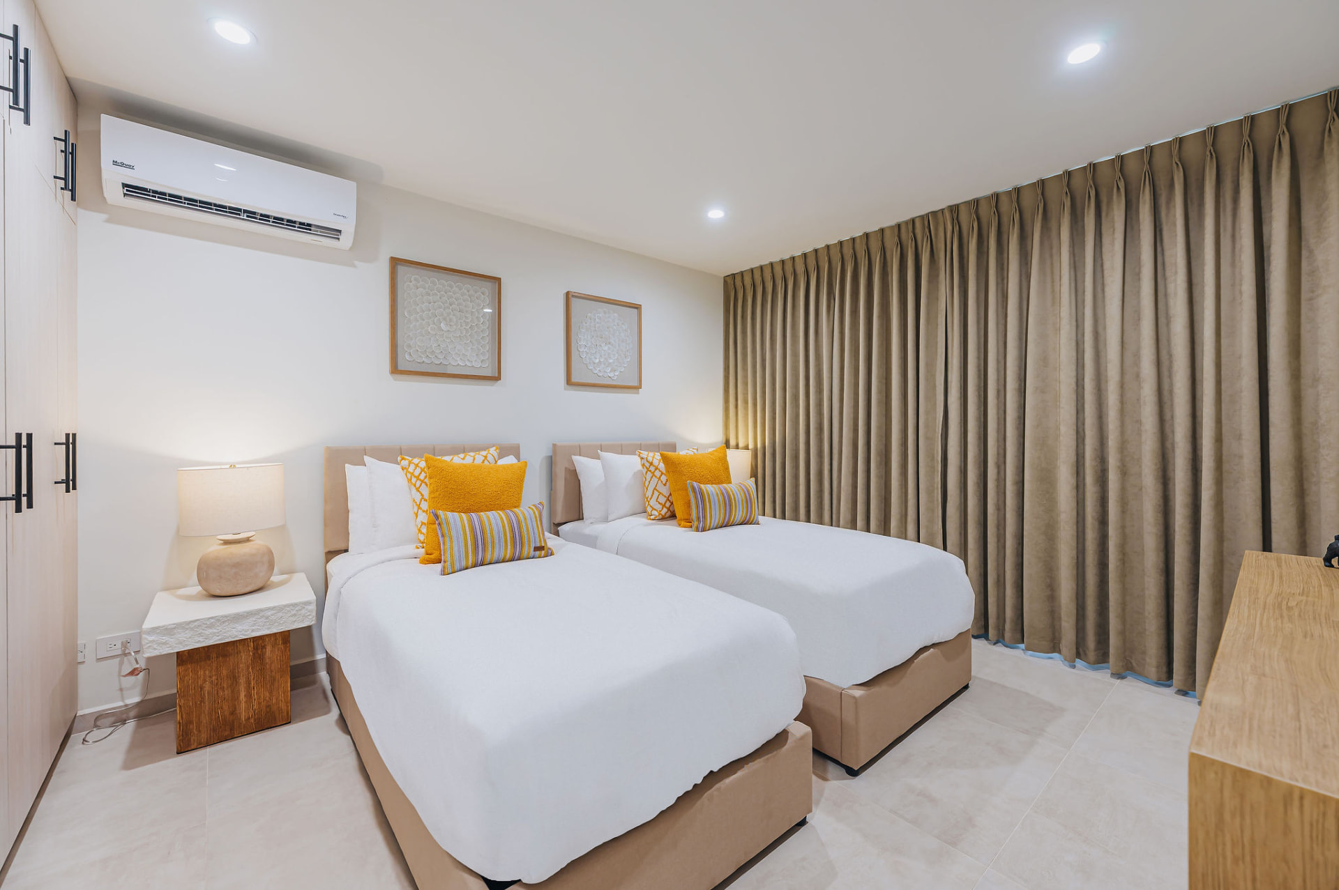 Reina del Sol · Bedrooms