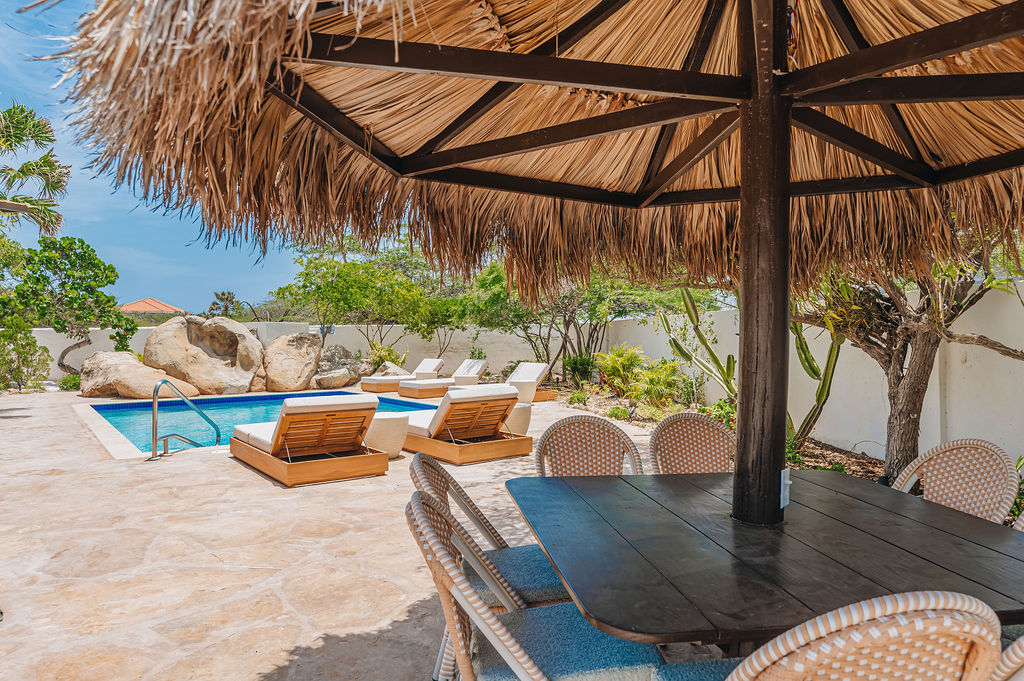 Bougainvillea · Pool & terrace