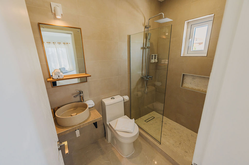 Amandari · Bathrooms
