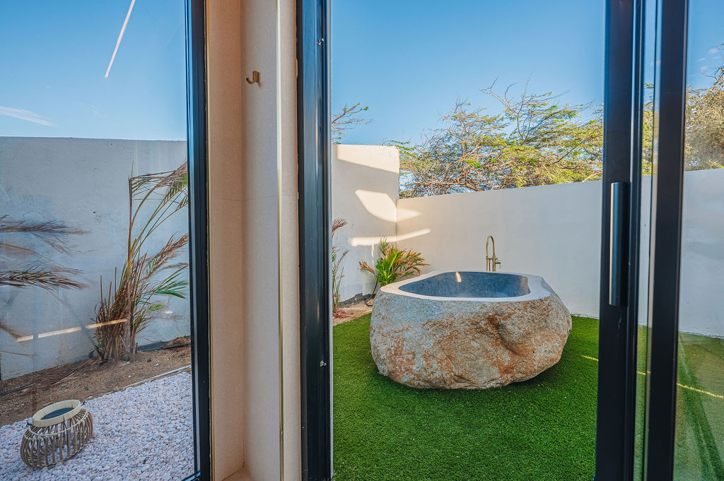Alma · Bathrooms & spa