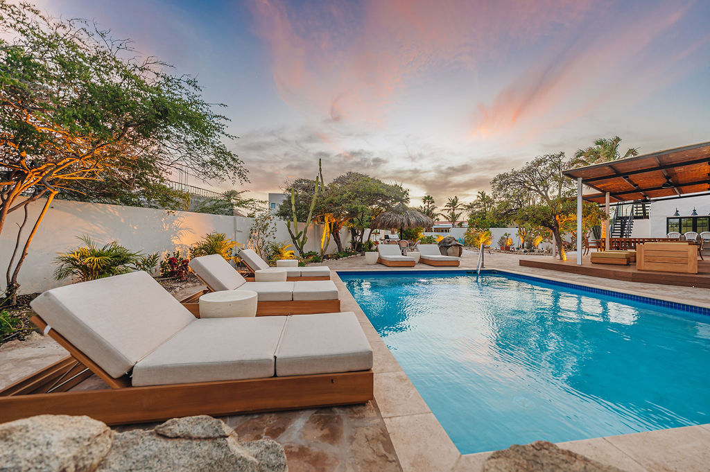 Bougainvillea · Pool & terrace