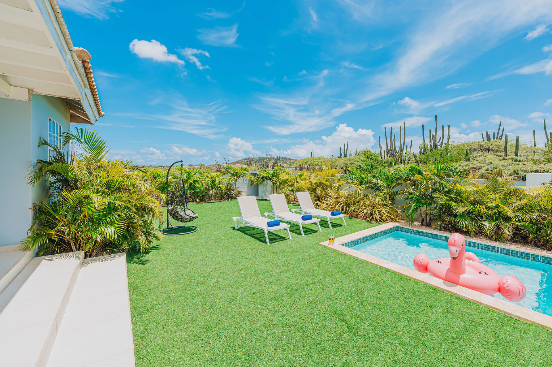 Cadushi · Outdoor patio