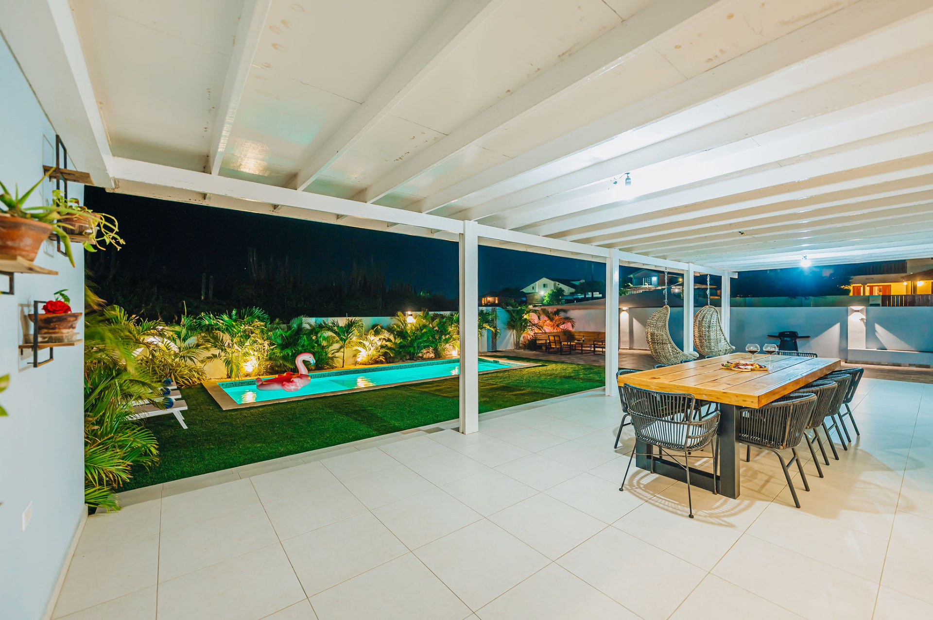 Cadushi · Outdoor & pool